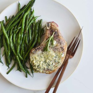 cast iron pork chops featured image