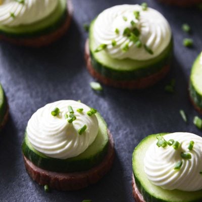 keto summer sausage cucumber bites featured image
