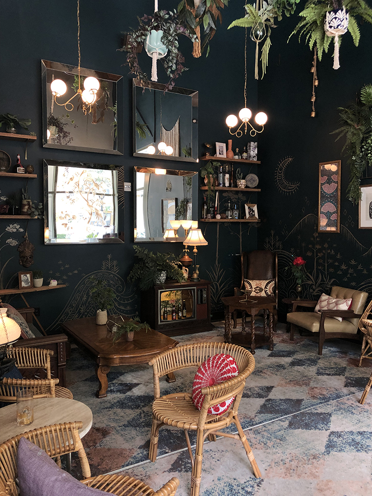 reyes mezcaleria foyer