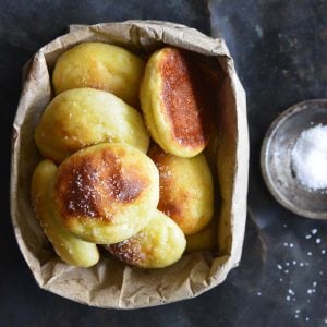 soft pretzels featured image