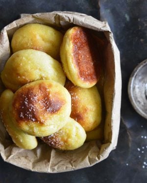 soft pretzels featured image