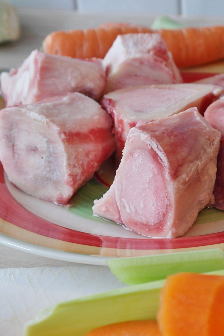 Bone broth is all the craze right now...but does it live up to it's hype? Let's take a deep dive into what bone broth is and the potential benefits of bone broth.