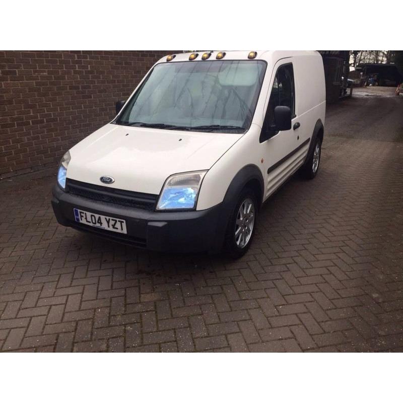 FORD TRANSIT CONNECT 2004 WHITE ***ALLOY WHEELS, CD PLAYER, XENON HEADLIGHTS, NICE CLEAN VAN***