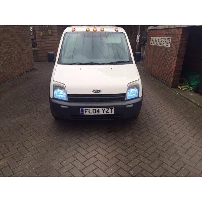 FORD TRANSIT CONNECT 2004 WHITE ***ALLOY WHEELS, CD PLAYER, XENON HEADLIGHTS, NICE CLEAN VAN***
