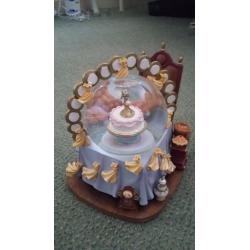 Rare beauty and the beast snow globe excellent condition