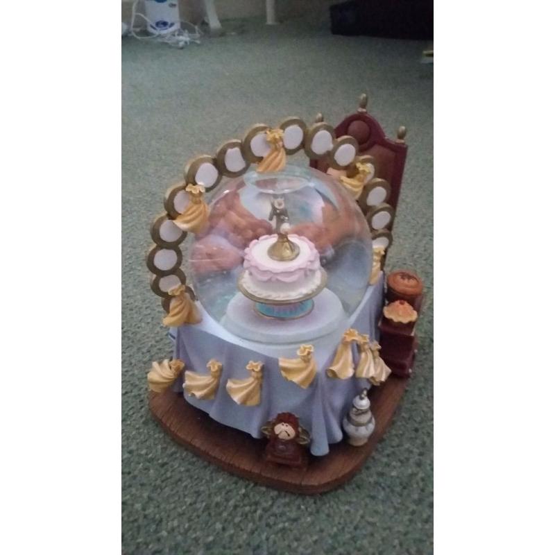 Rare beauty and the beast snow globe excellent condition