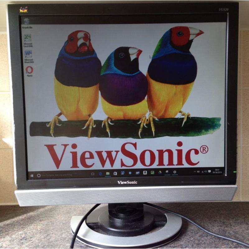 19 inch Viewsonic vg920 LCD TFT , VGA, DVI laptop PC computer Screen Monitor with speakers