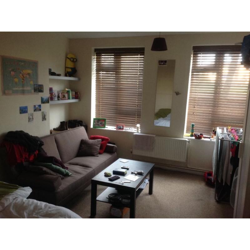 BIG DOUBLE ROOM,FULLY FURNISHED AT EAST FINCHLEY !!