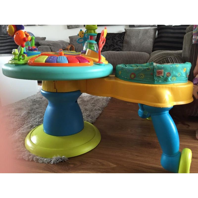 Child activity station, learning table, easy stand