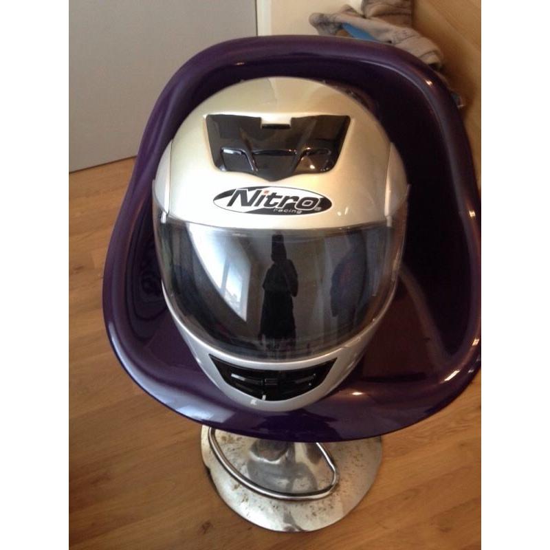 FULL FACE CRASH HELMET, FLIP FRONT, SILVER, SMALL SIZE WITH CARRY BAGLOOKS AS NEW.
