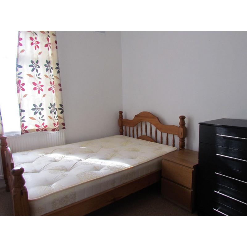 HIGH QULITY DOUBLE ROOM TO RENT - NEAR STRATFORD & MARYLAND,(WESTFIELD SHOPING CENTRE