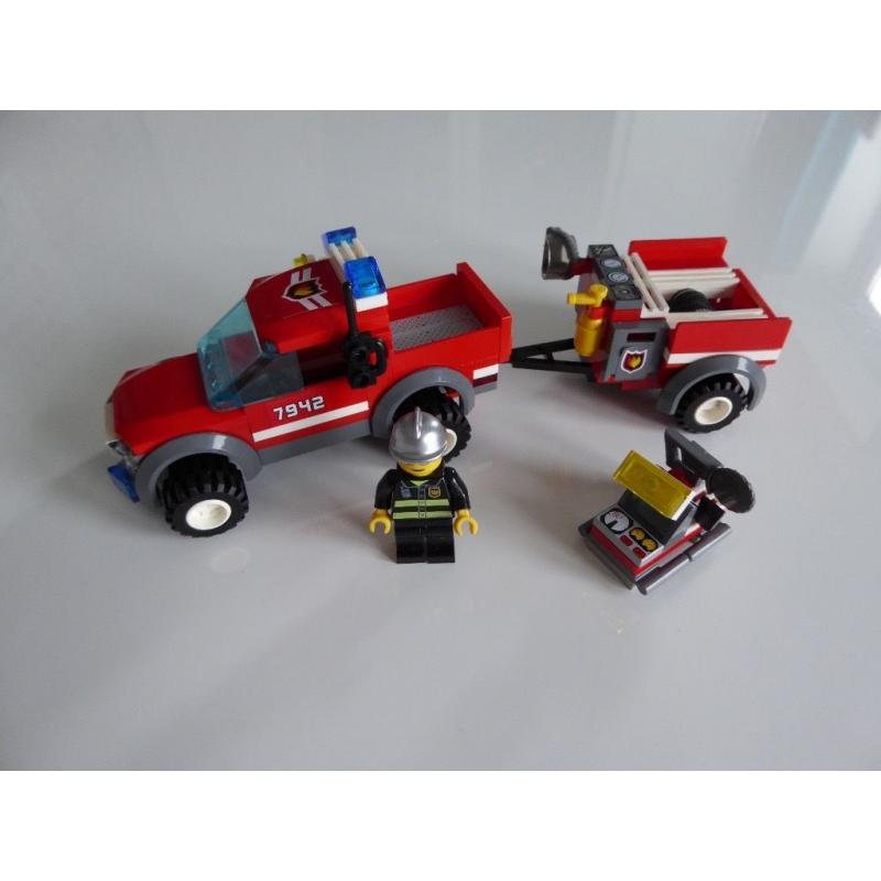 LEGO: City FIRE TRUCK & FIGURE. Brough, near HULL, EAST YORKSHIRE