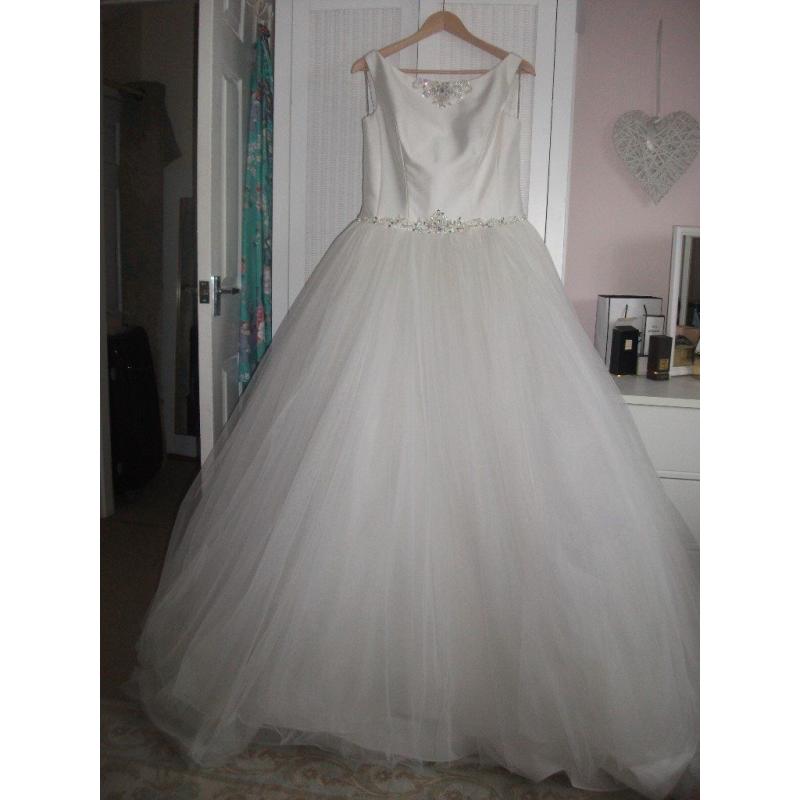 Stunning Maggie Sottero "Ramsey" Antique white princess wedding dress, size 16 (14) New