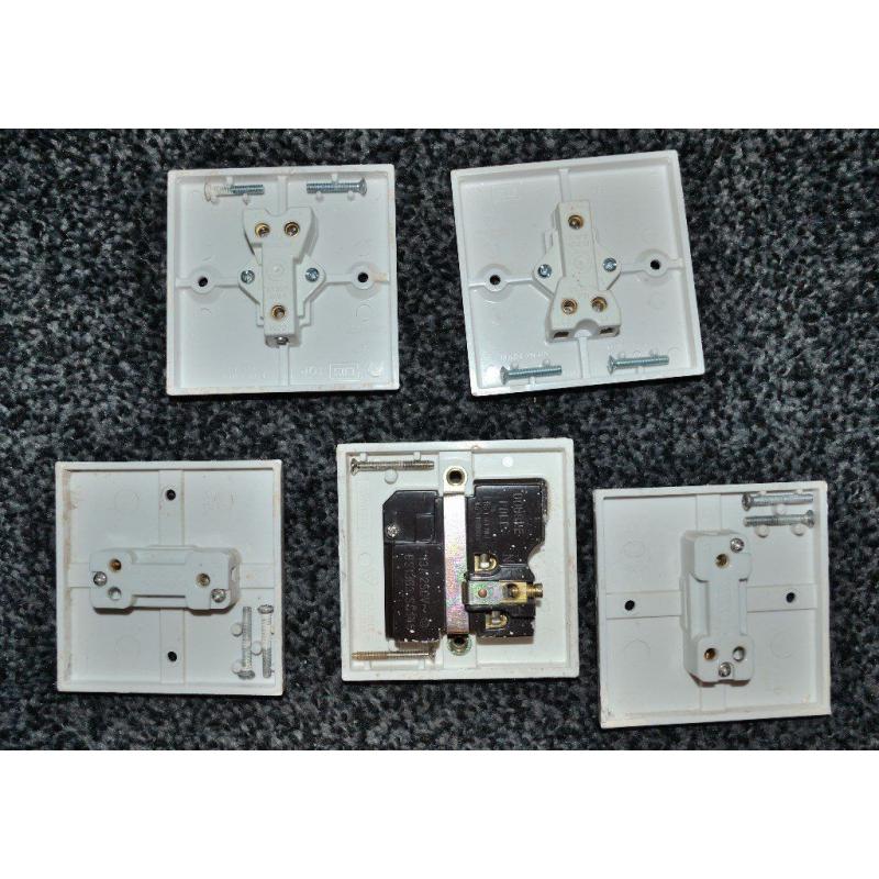 FREE 4 light switches and 1 wall socket, white
