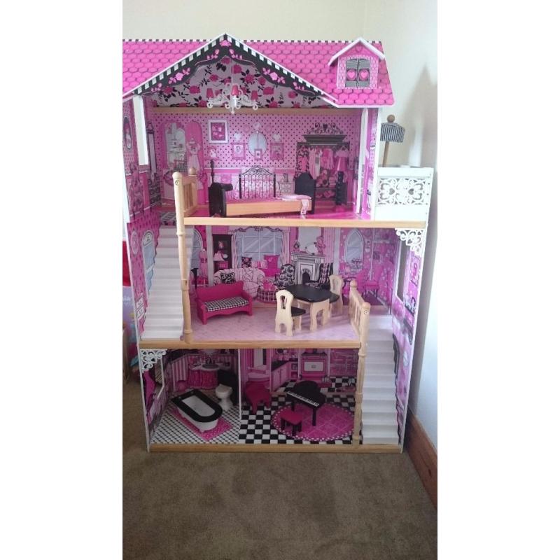 Girls doll house