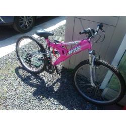 good condision ladies or girls trax appolo pink bike size 26"
