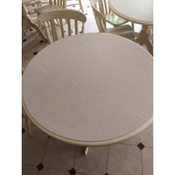 Pedestal table and 4 courty style chairs