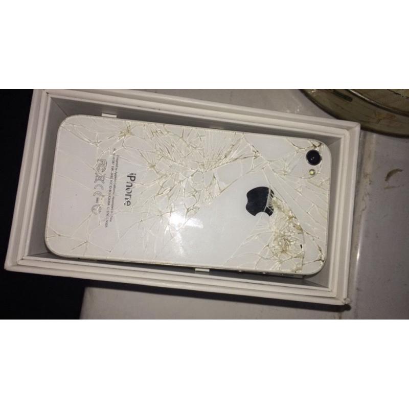 APPLE IPHONE 4S cracked back