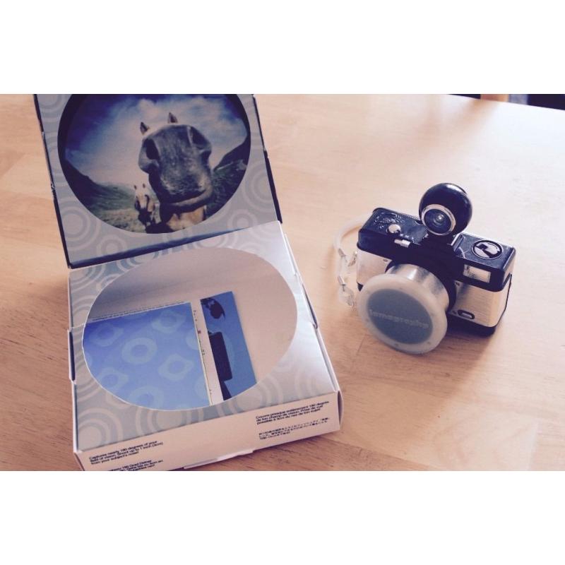 Lomography Fisheye 2 - Camera - 35mm