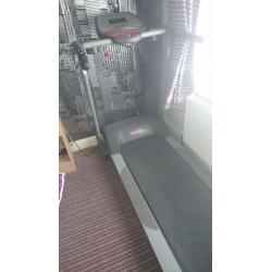 Treadmill (Infiniti T2100)