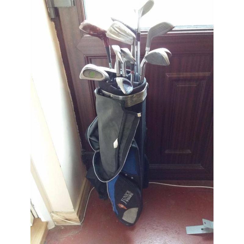 Junior Tiger golf clubs and bag