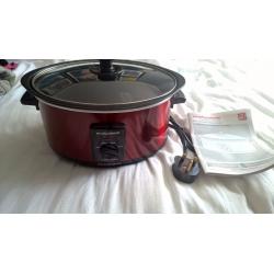 Morphy Richards sear and slow cooker in red. Boxed with instructions.