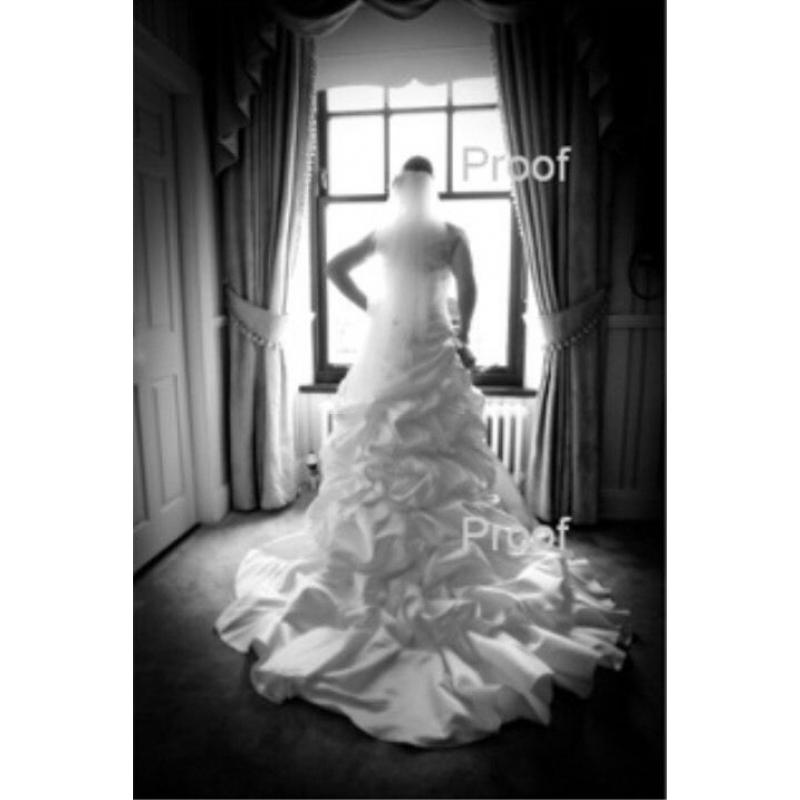 Stunning Allure Wedding Dress Size 14