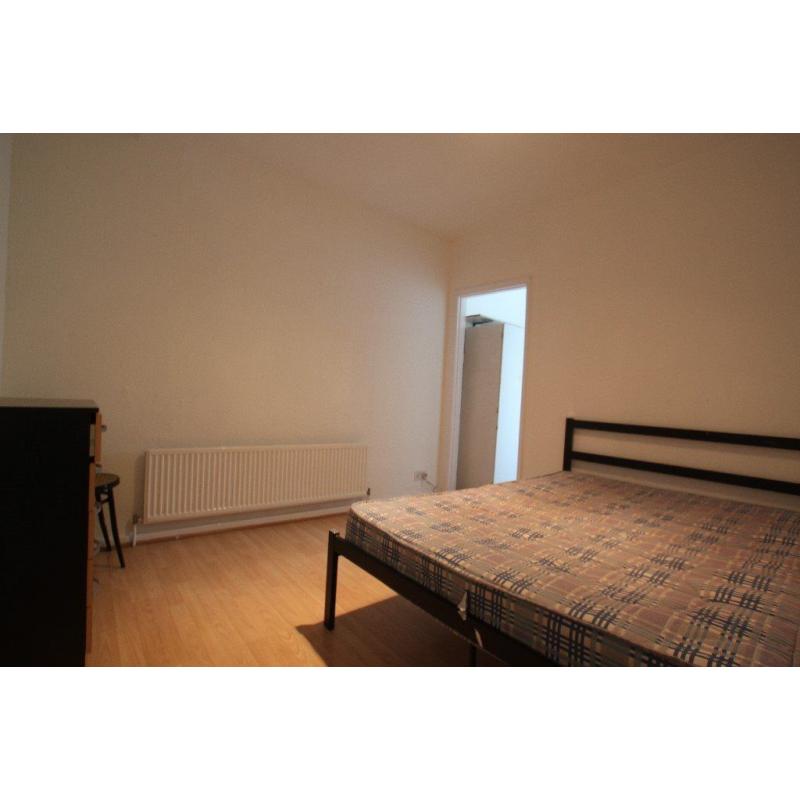 N. LOVELY DBL ROOM IN BRICKLINE IN A MODERN FLAT*LIVING ROOM*ZONE 1*ALL INCLUSIVE *FIRST WEEK FREE