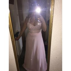Stunning pink prom dress !!
