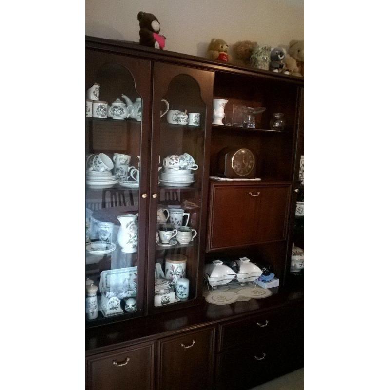 Solid wood display\china cabinet with glass doors