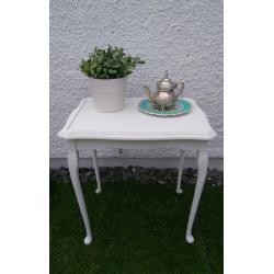 BEAUTIFUL SHABBY CHIC STYLE WHITE SIDE TABLE