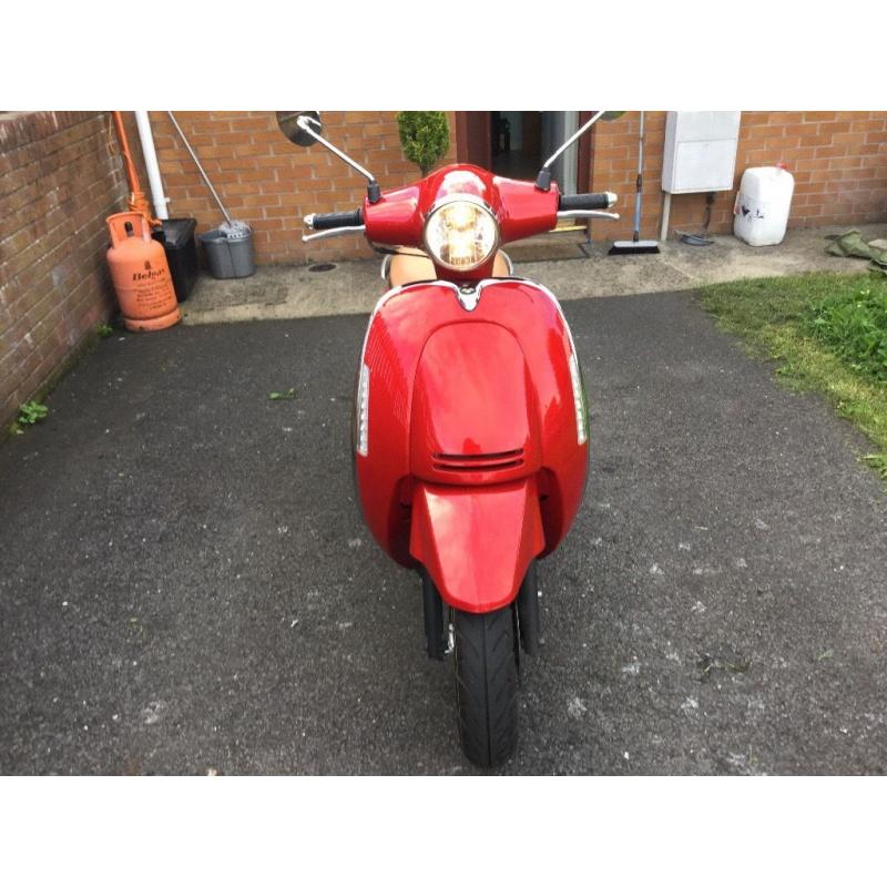 Bargain .Lexmoto Vienna 125 As new lovely wee scooter only 657 miles