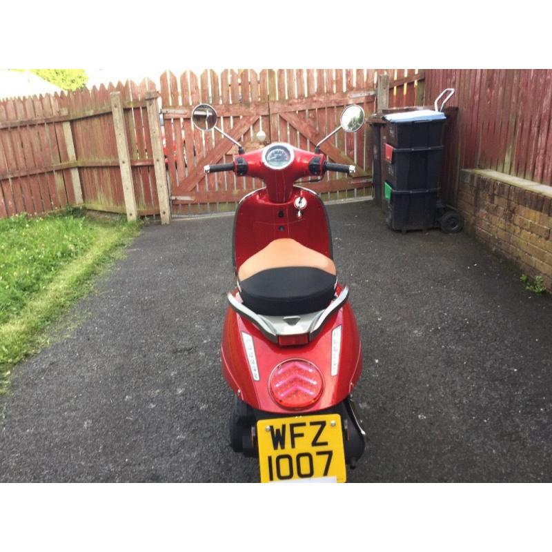 Bargain .Lexmoto Vienna 125 As new lovely wee scooter only 657 miles