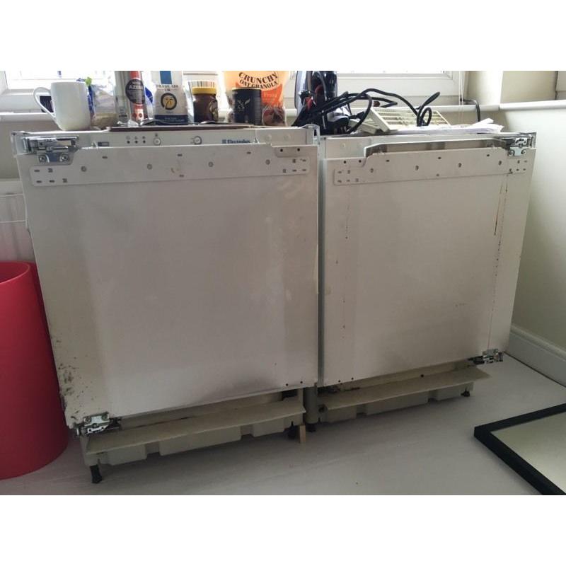 Dishwasher, freezer, sink, tap, waste disposer and pedal bin