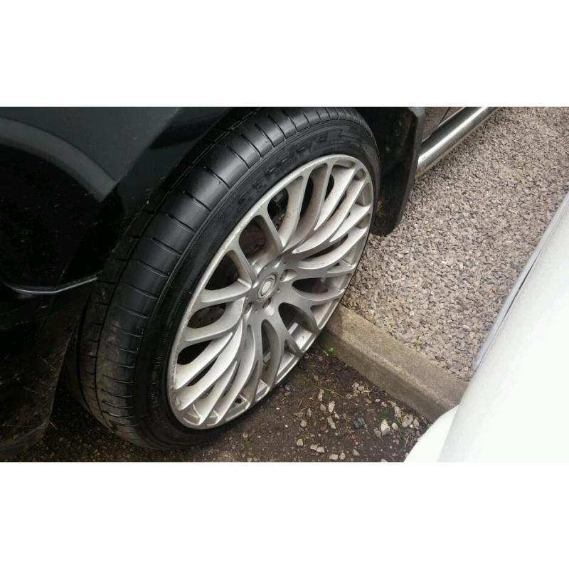 RANGE ROVER 22 INCH CALIBRE ALLOY WHEELS AND TYRES