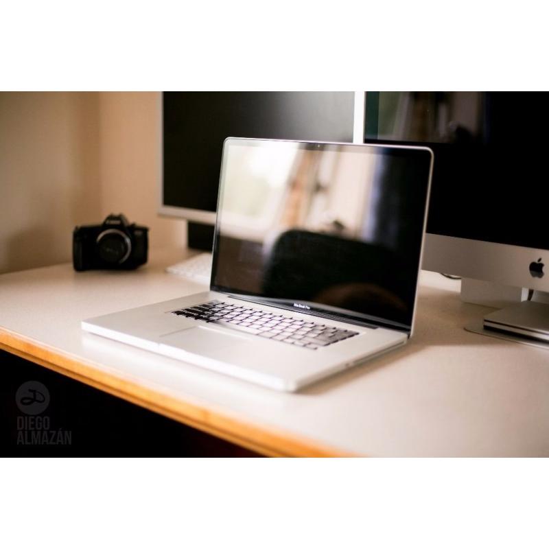 MacBook Pro 17 inch 2.93GHz Core 2 Duo 8gb 320Gb