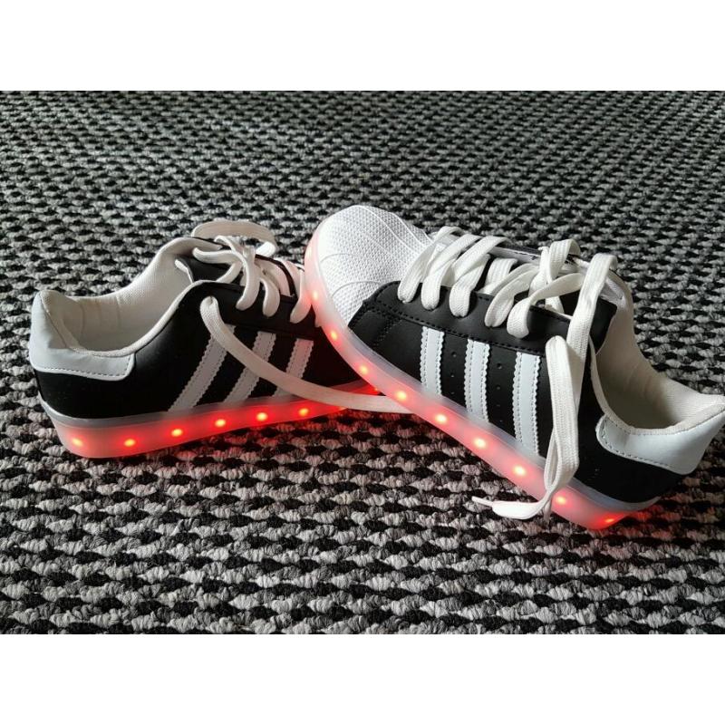 Boys led trainers size 2