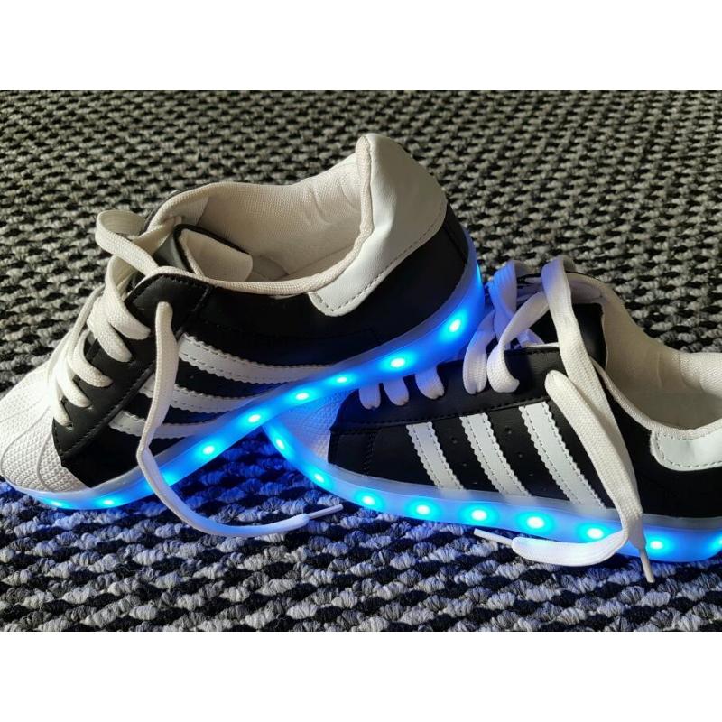 Boys led trainers size 2