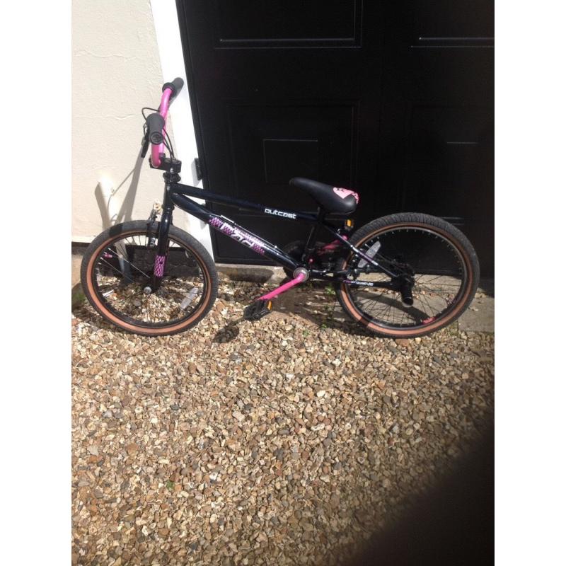 Girls BMX rad outcast bike