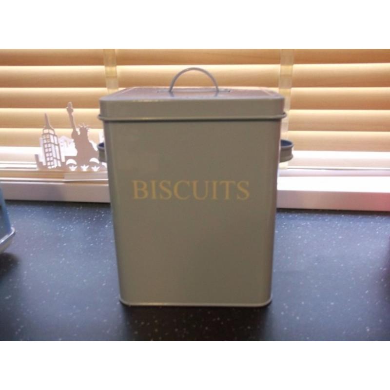 Biscuit Tin - retro style - blue.