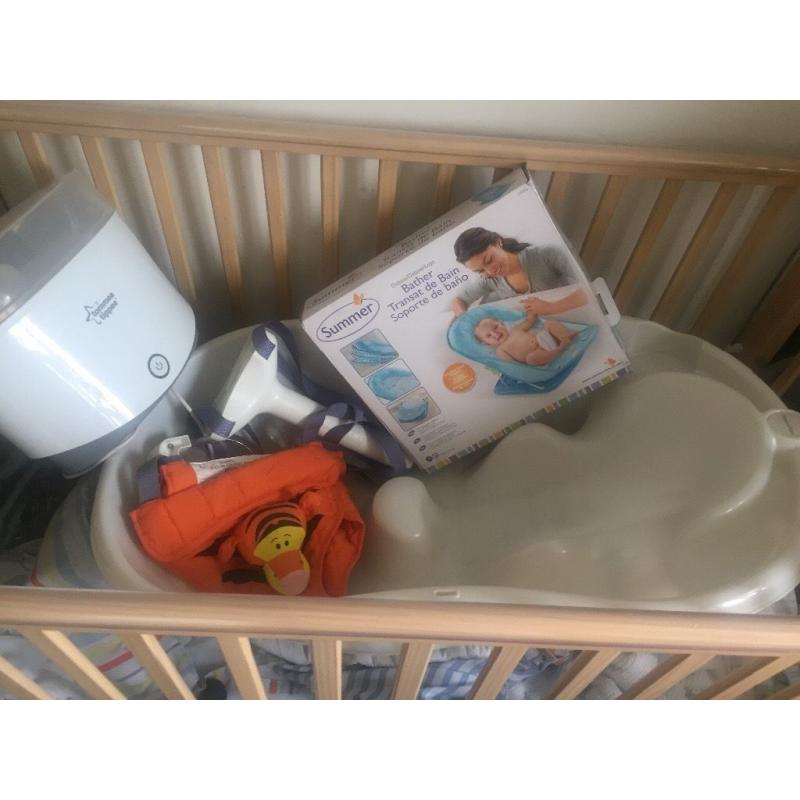 Baby bundle (bath, steriliser, bath seat, cot mobile, door bouncer, jumparoo, pushchair)