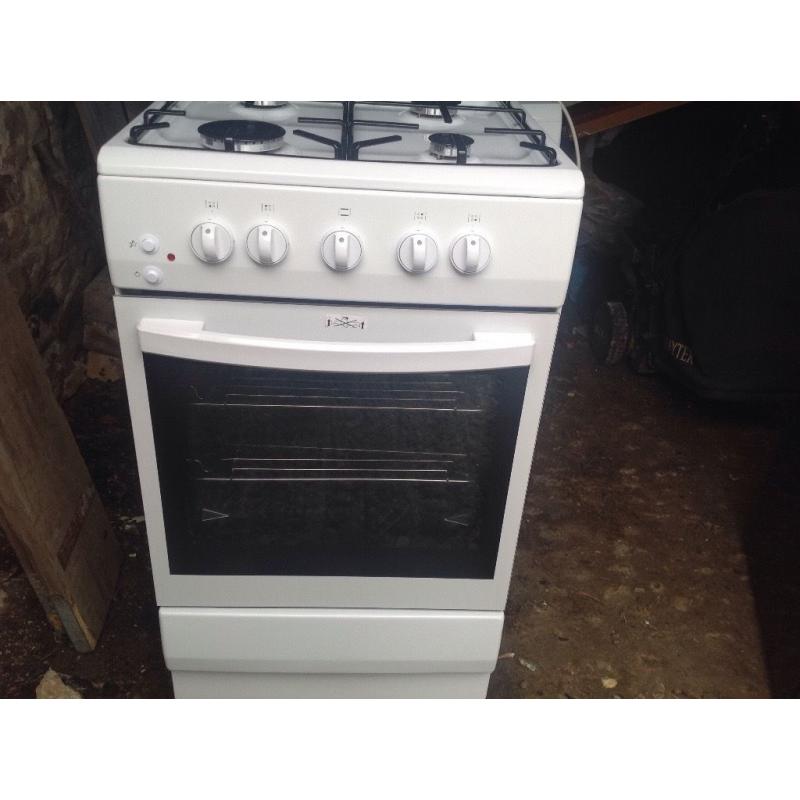 Currys essentials gas cooker