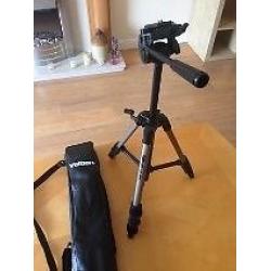 Velbon CX444 tripod with carry case. As new, never used.