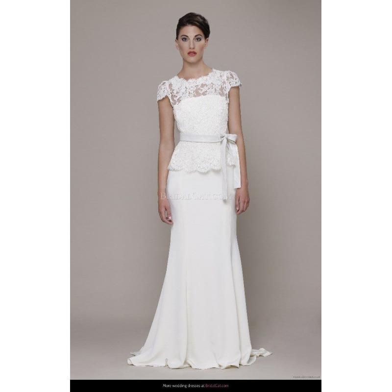 "Fiorella" wedding dress by Elizabeth Stuart