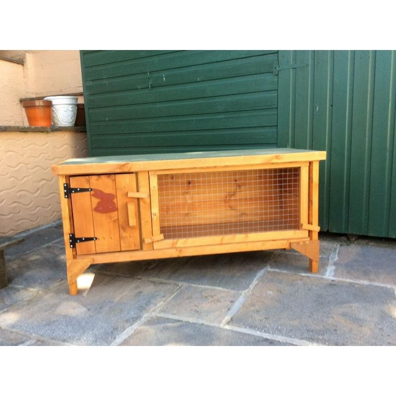 Rabbit Hutch 4 foot strong build NEW