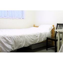 Double Bed in Couple Friendly Rooms in 4 Bedroom Flat close to Elephant and Castle Station