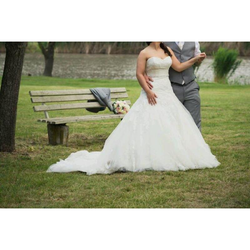 Enzoani Dabra Ivory wedding dress