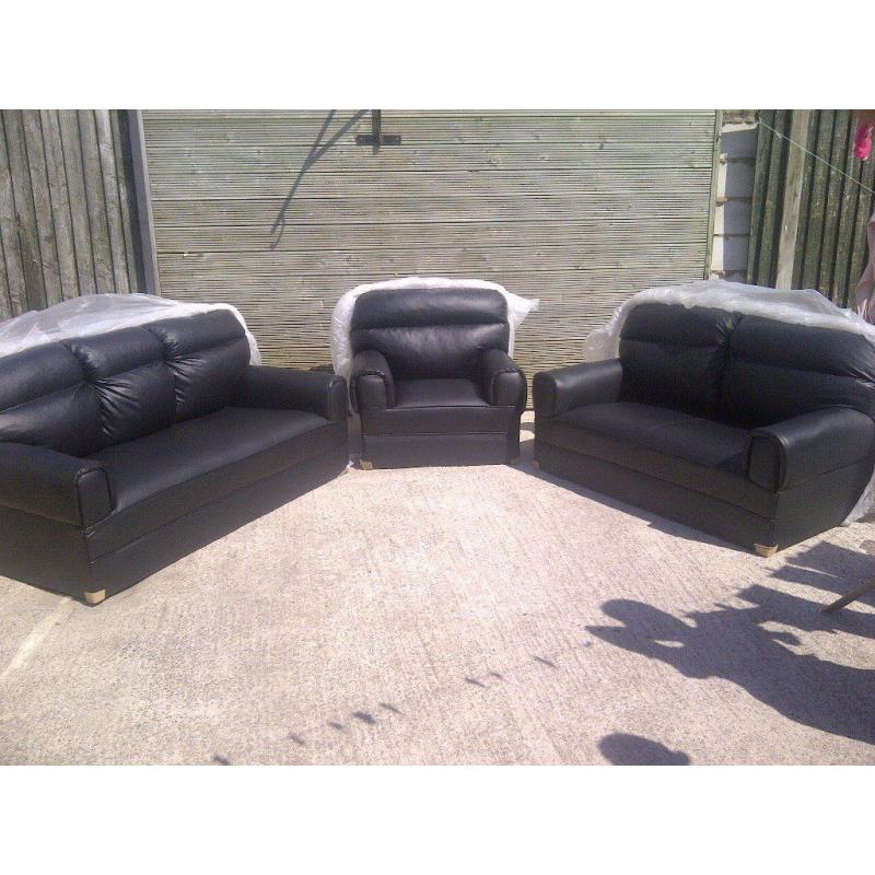 Brand New Luxury Leather 3 Piece Suite Colour Black Can Deliver