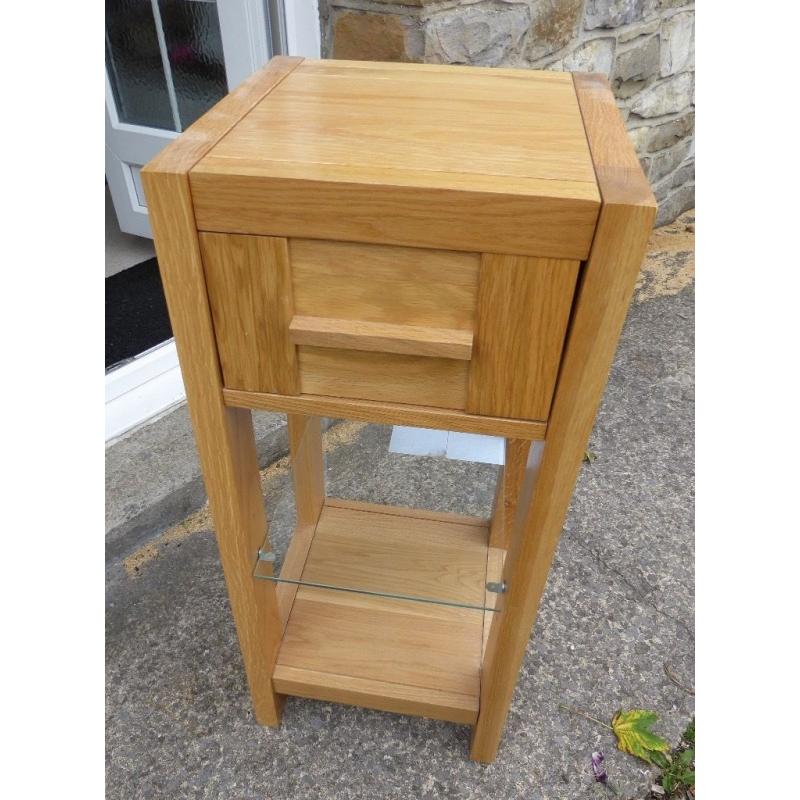 M&S Sonoma light solid oak furniture, pet and smoke free, great condition