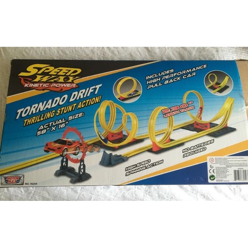 Large car track in box with 2 cars